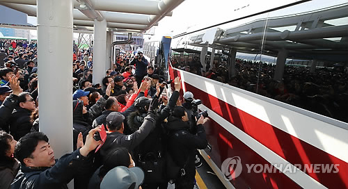 KTX 타고 강릉 도착한 현송월 등 北 점검단… 공식 일정 돌입