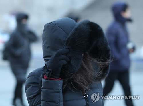 하루 만에 수은주 '곤두박질'… 전날보다 10도 넘게 '뚝'