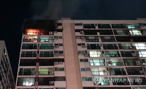 서울 은평구 아파트 14층서 화재…1명 사망·2명 중상