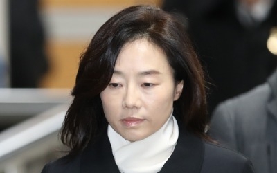 '블랙리스트' 1심 무죄 조윤선, 2심 유죄 법정구속… 이유는