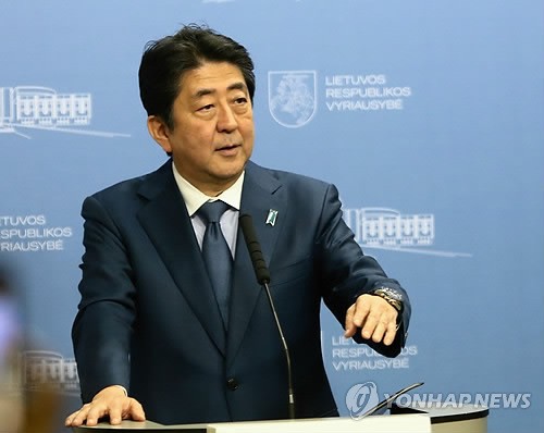아베 총리, 평창올림픽 참석 여부 "국회 일정 보며 검토"