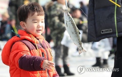 '세계를 홀린 화천'…산천어축제 12년 연속 100만 관광객 돌파