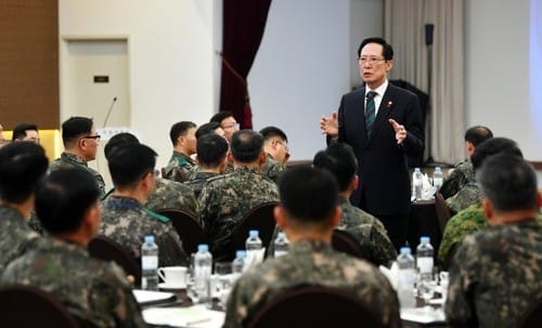 송영무, 준장 진급자들에 강연… "부하 목소리 경청하라"