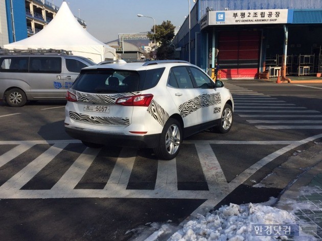 국내 출시에 앞서 한국GM 부평공장에서 운행중인 에퀴녹스. (사진=한경닷컴)