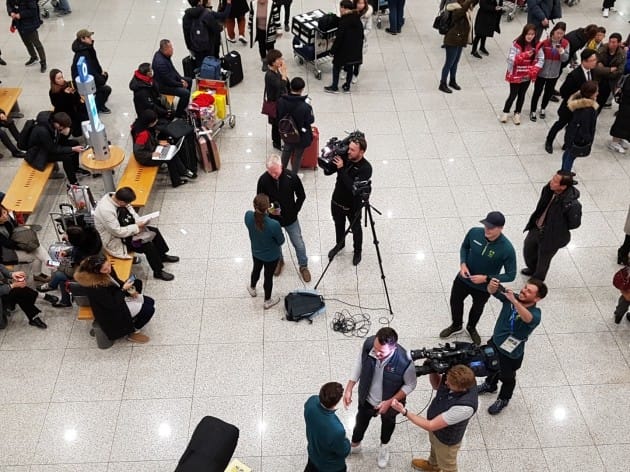 18일 인천공항 2터미널이 개장 한 달을 맞았다. 사진은 평창동계올림픽 참가를 위해 2터미널에 도착한 외국 선수단과 미디어 관계자들 모습. 강준완 기자 