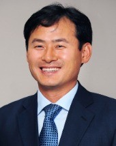 통상공세 따지러 온 김현종, 미국 달래러 온 류허