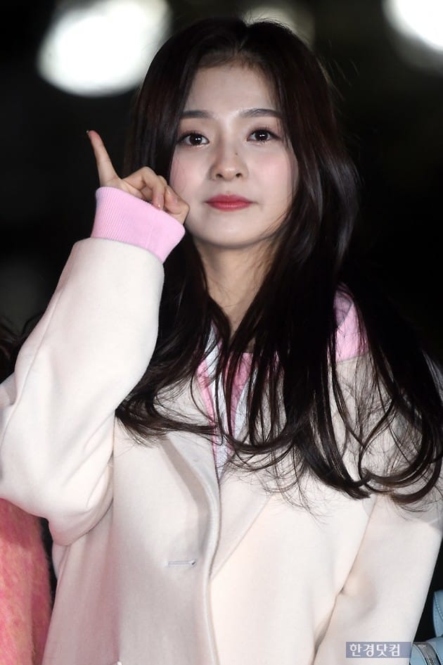 [포토] 프로미스나인 이나경, '깜찍한 모습이 사랑스러워~'