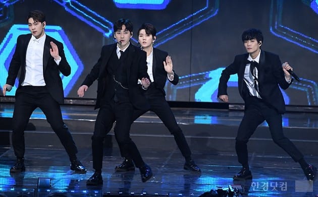 [포토] 뉴이스트W, '멋진 모습에 눈길~' (가온차트뮤직어워드)