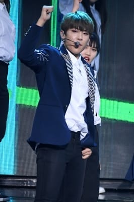  워너원 박우진, '카리스마 넘치는 눈빛~' (가온차트뮤직어워즈)