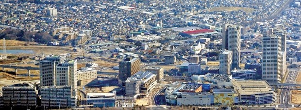 일본 정부와 민간 디벨로퍼인 미쓰이부동산이 힘을 합쳐 지바현에 조성한 스마트시티 ‘가시와노하’ 전경. 스마트시티의 모범 사례로 알려지면서 세계 각국의 지방자치단체, 공공기관이 견학을 위해 방문하고 있다.  /건설산업연구원  제공 