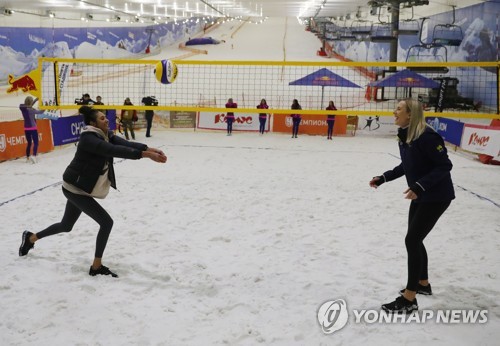 [올림픽] 눈밭에서 배구 '스노발리볼'… 평창서 시연회