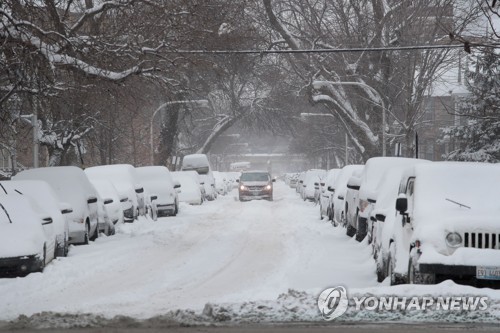 미 중서부·중북부 눈폭탄에 2명 사망…항공편 1천500편 결항