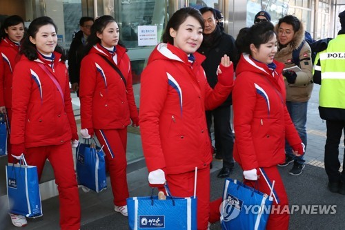 북한 응원단, 오늘 첫 나들이… 경포대·오죽헌 관광