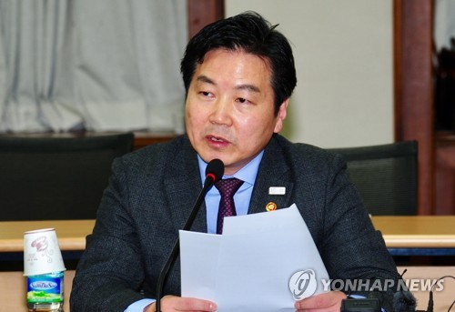 홍종학 "최저임금 인상 부작용 막는 '상생바람' 확산되고 있다"