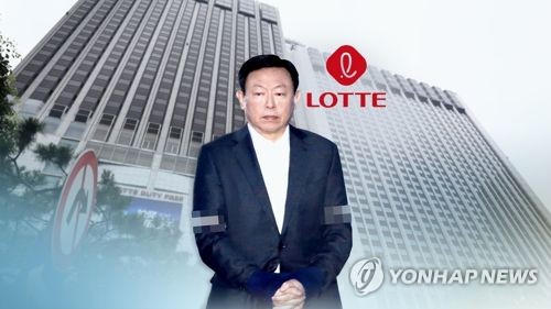 신동빈 롯데회장, 日롯데홀딩스 공동대표 사임…이사직은 유지