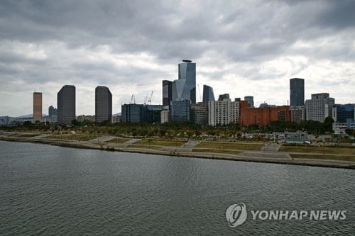 미세먼지 물러간 포근한 일요일…대기 건조에 '화재조심'