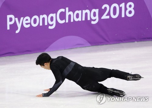 체면 구긴 '점프천재'… 美 네이선 천, 단체전서 '꽈당'