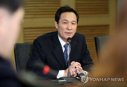 우상호 "집값 급등, 박원순에 일부 책임…재건축 순차 허가해야"