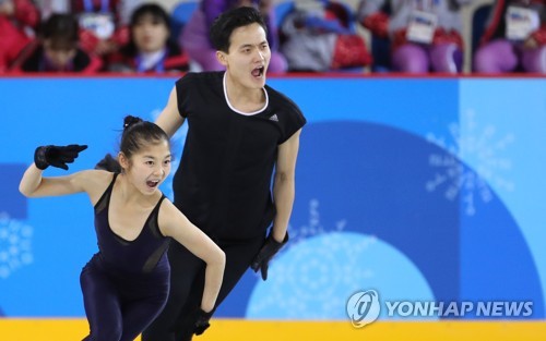 [올림픽] 북한 렴대옥-김주식, 연습 때부터 인기… '환상 호흡'에 박수