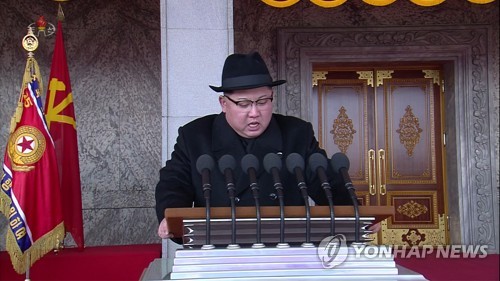북한 '건군절' 열병식… "우리 존엄 0.001㎜도 침해 못하게 해야"