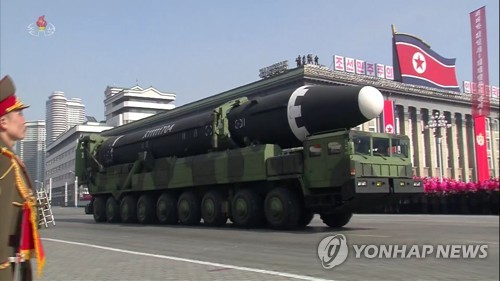 中언론 "北열병식, '로우키' 진행…ICBM 등장시켜 핵포기 거부"