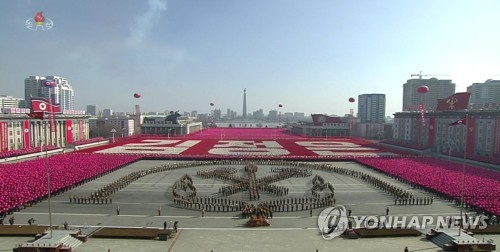 군 "북한 건군절 열병식 작년보다 '내용구성' 축소… 1시간 줄어"