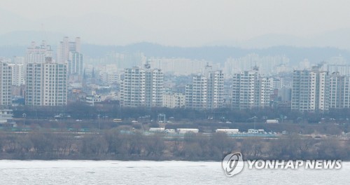 곳곳에서 미세먼지 기승… 내일 중국발 황사까지 '공습'