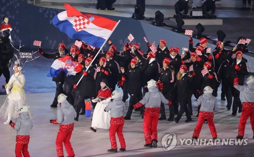 개회식 열정의 댄스 자원봉사자들 "감사·특별·뿌듯"