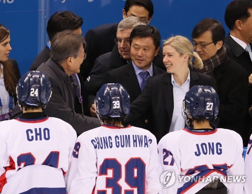 '데뷔전' 남북 단일팀, 세계 6위 스위스에 0-8 대패