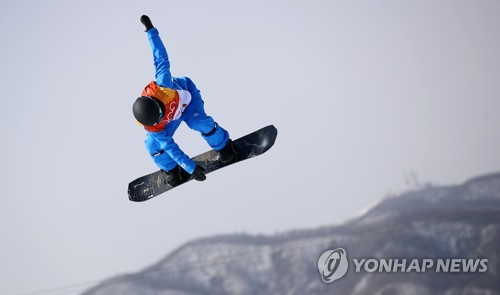 '스노보드 황제' 화이트, 1위로 하프파이프 결선행… 98.50점