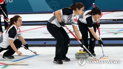 '강팀 연파' 여자컬링, 단독 1위 올랐다