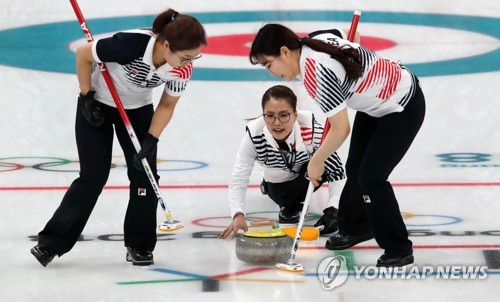 여자 쇼트트랙 '금빛 릴레이'… 금메달 4개 한국 9위 수성