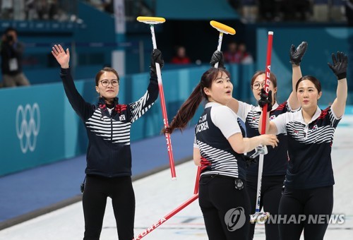 갈릭걸스에 반한 외신… "노로바이러스 피했는데 컬링病 걸려"