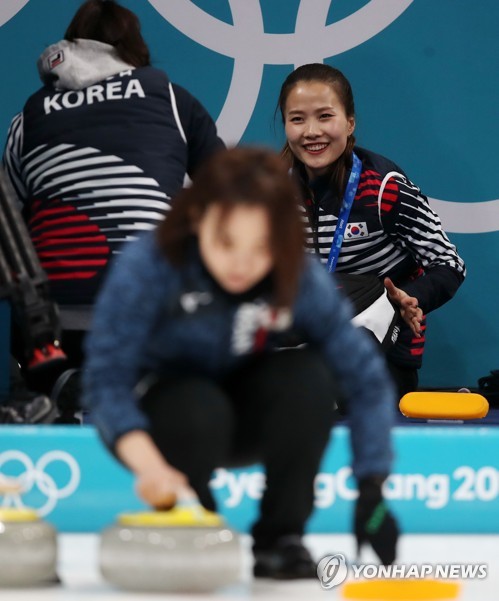 '이번엔 근엄이 이긴다' 여자컬링 운명의 한일전