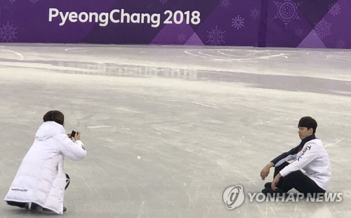 모두 떠난 경기장 다시 찾은 쇼트트랙 대표팀… 마지막은 웃음