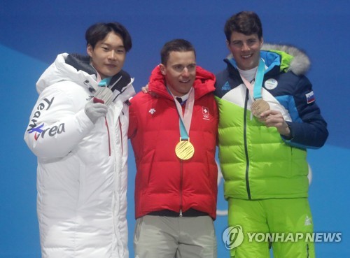 한국 스키 첫 메달 수확 이상호 "이제야 실감… 감동적이에요"