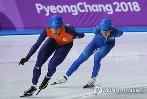 '라이벌에게 경의를'… 이승훈 우승 축하한 크라머르