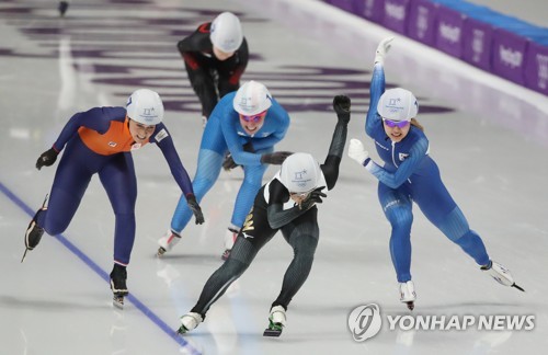 '철인' 이승훈, 금메달 포효… 한국, 공동 7위 도약