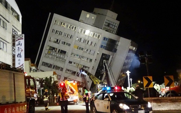 대만 화롄 규모 6.4 지진…10층 호텔 붕괴로 최소 2명 사망·200여명 부상