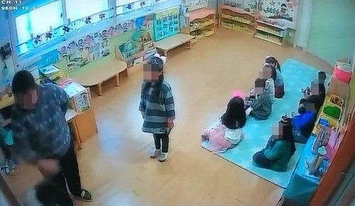 인천 서부경찰서는 원생들을 폭행한 어린이집 교사를 7일 불구속 입건했다. / 사진=연합뉴스