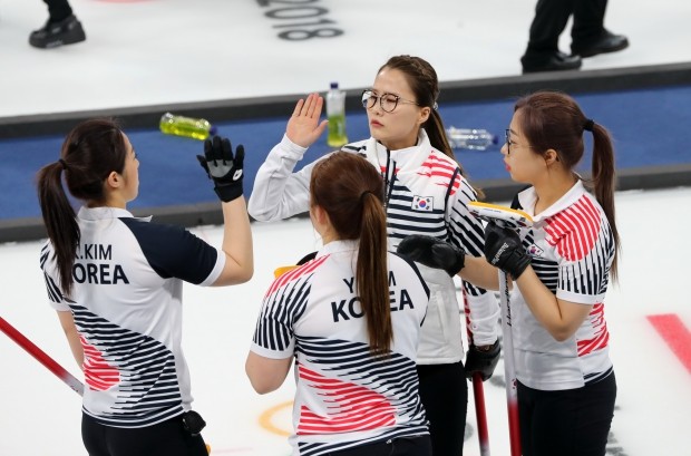 한국 여자 컬링 스웨덴에 7-6 승리 /사진=연합뉴스