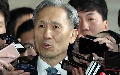 검찰, 이중희 전 청와대비서관 소환조사… 김관진 구속영장 검토