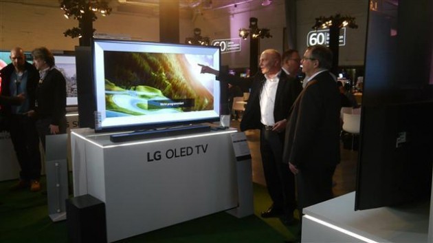 LG 올레드 TV, 인공지능 머금고 가격은 낮아졌다