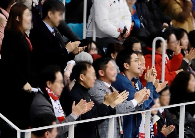 "홍보대사는 장근석처럼" 평창 패럴림픽 한국 vs 일본 아이스하키 관람