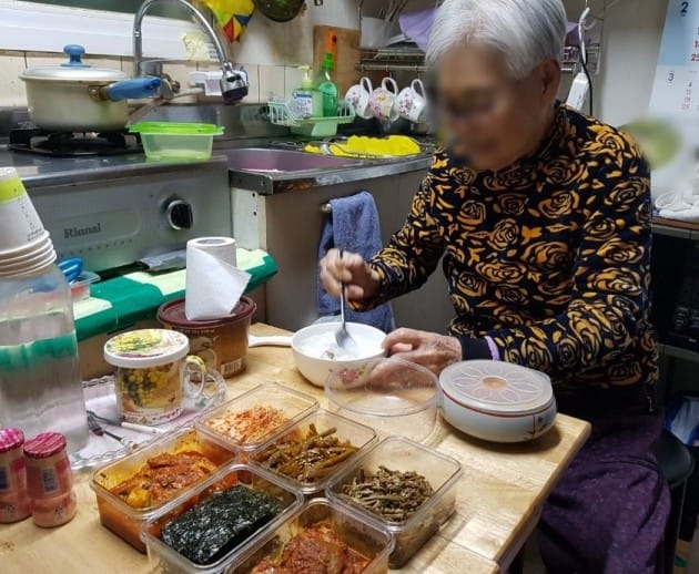 종로 쪽방촌의 강제 노역피해자 할머니를 찾는 천사무료급식소