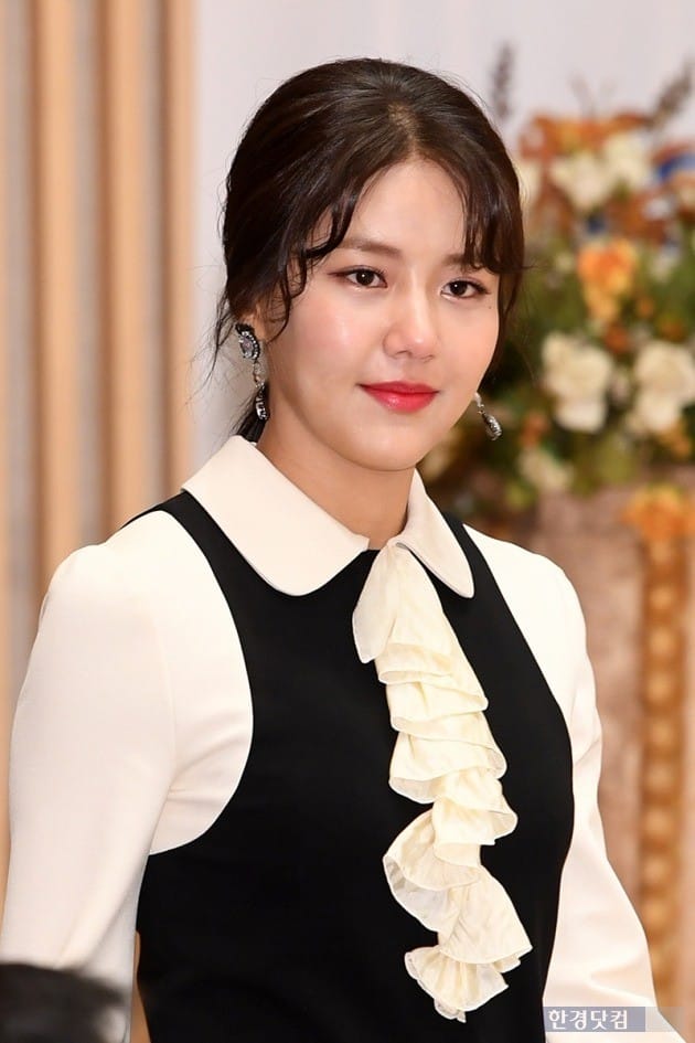 AOA 혜정 측 "마술사 최현우와 데이트? 친분있는 사이" 열애설 부인