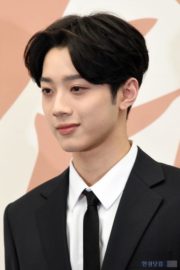 [포토] 라이관린, '좌로보나 우로보나 잘생긴 얼굴'