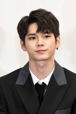  옹성우, '이목구비 甲'