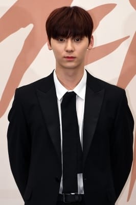  황민현, '훈남선배 느낌'