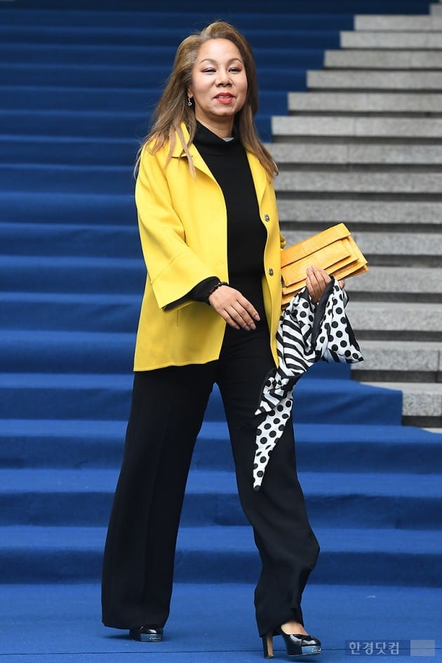 [포토] 인순이, '개나리빛 노란 재킷으로 멋지게~'